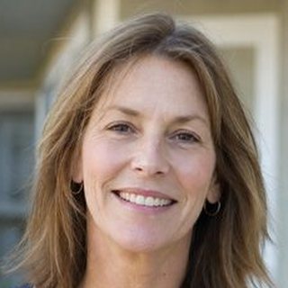 Portrait of Diane, a Horizon Solar customer